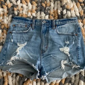 Abercrombie and Fitch High Rise Mom Shorts size 28/6